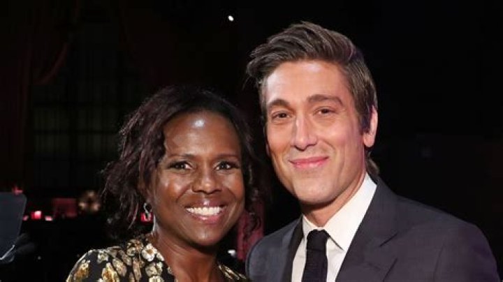 Deborah Roberts Height, Weight, Net Worth, Age, Birthday, Wikipedia, Who, Nationality, Biography
