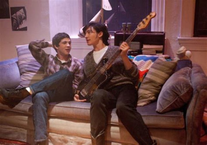 
Ezra Miller Sexuality: Came Out As Queer, Who Is He Dating? 
