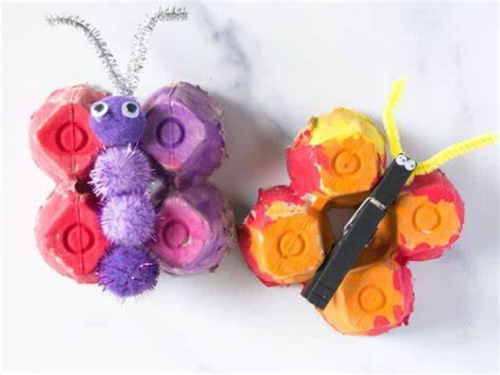 How do you make a butterfly out of an egg carton?