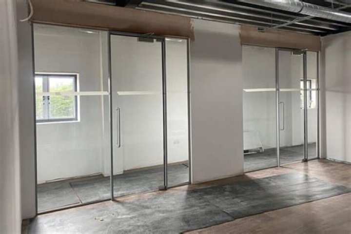 How much does glass partitioning cost?