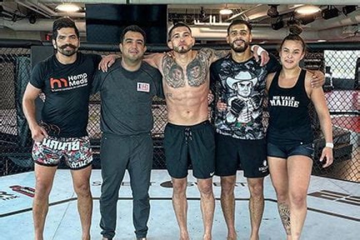 
In UFC Long Island, Yair Rodríguez wins via TKO after Brian Ortega blows out his shoulder 
