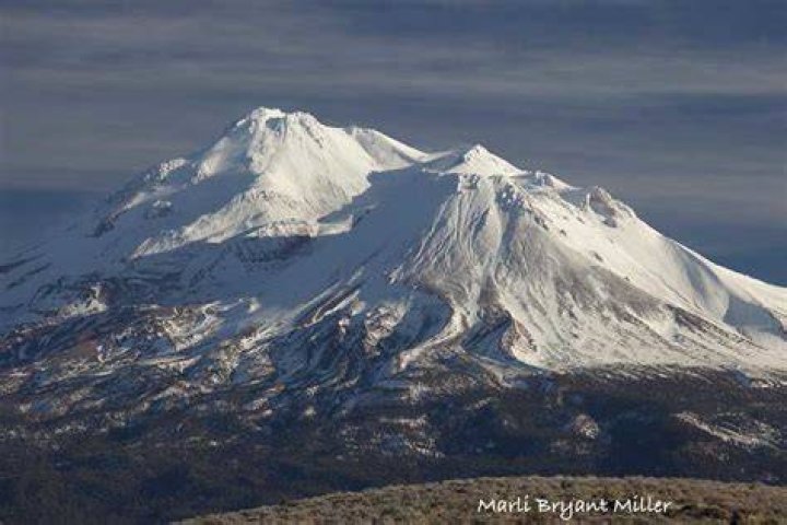 Is Mount Shasta a active volcano?