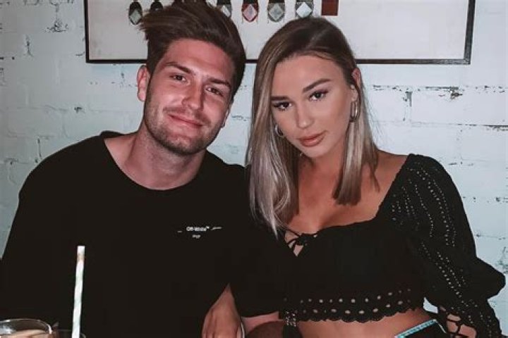 
Shani Grimmond Boyfriend Jacob Tompkins Is A Sunshine Coast DJ 
