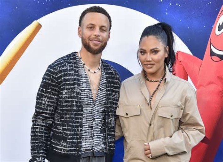 Who Is Steph Pappas On TikTok? Youtuber Boyfriend Ross Smith And Career Earnings